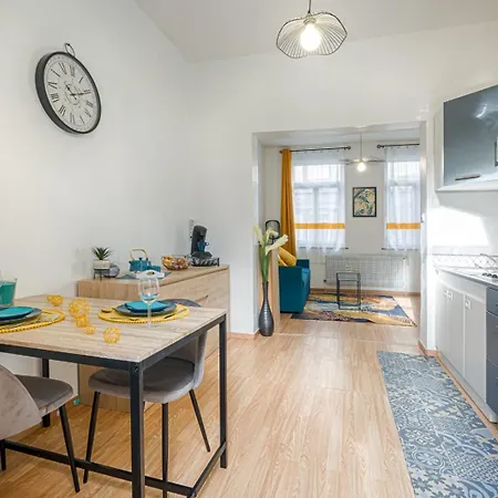 Lejlighed With Terrace - Train Station 2 Min Away Valenciennes